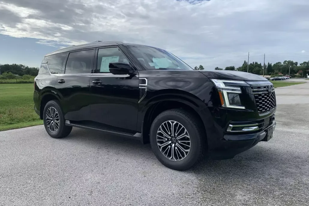 2025 Nissan Armada SL photo 1