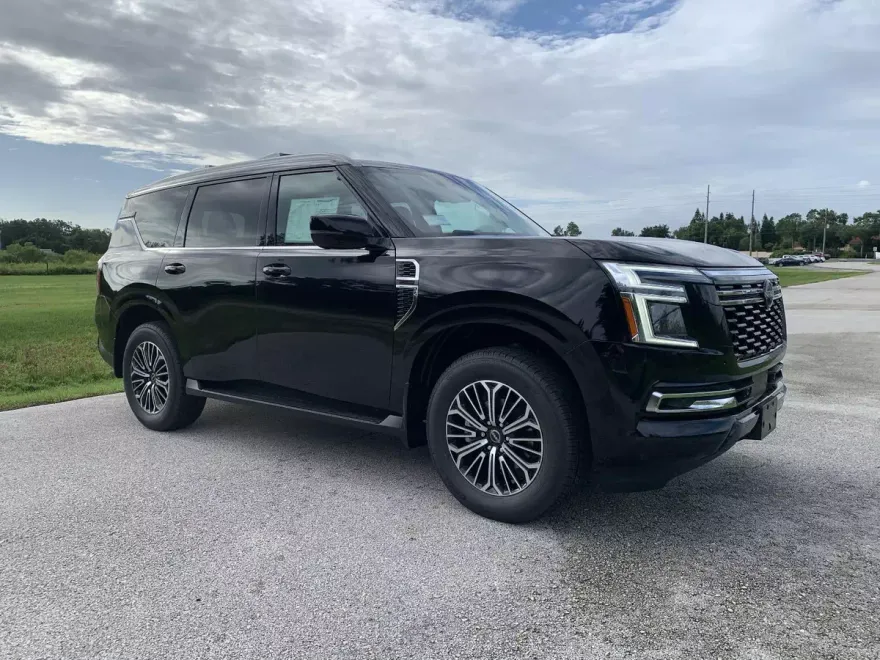 2025 Nissan Armada SL photo 1