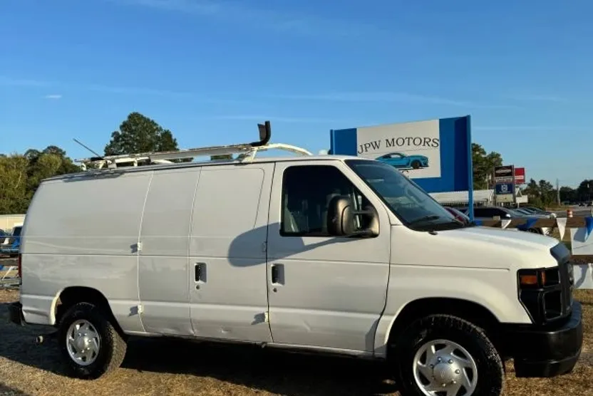 2013 Ford E-250 photo 1