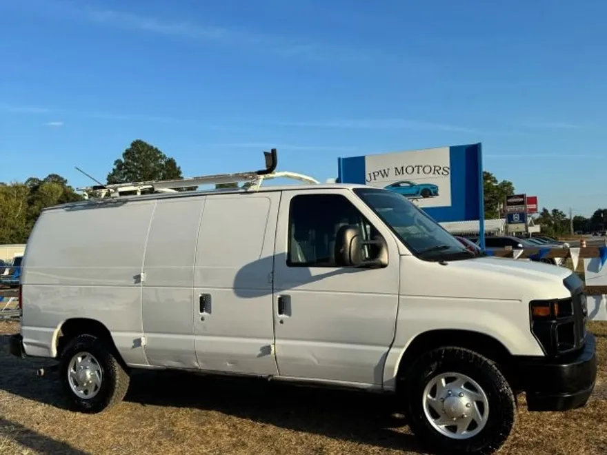 2013 Ford E-250 photo 1