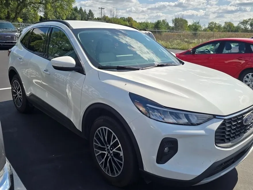 2023 Ford Escape Base photo 1