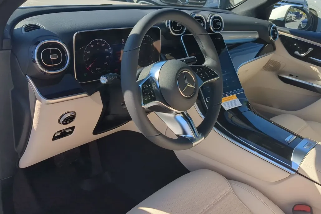 2026 Mercedes Benz GLC 300 4MATIC photo 1