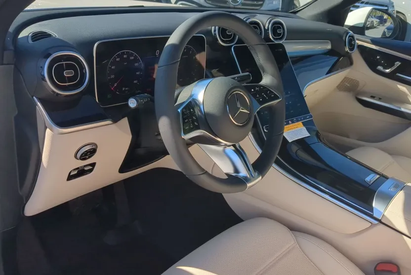 2026 Mercedes Benz GLC 300 4MATIC photo 1