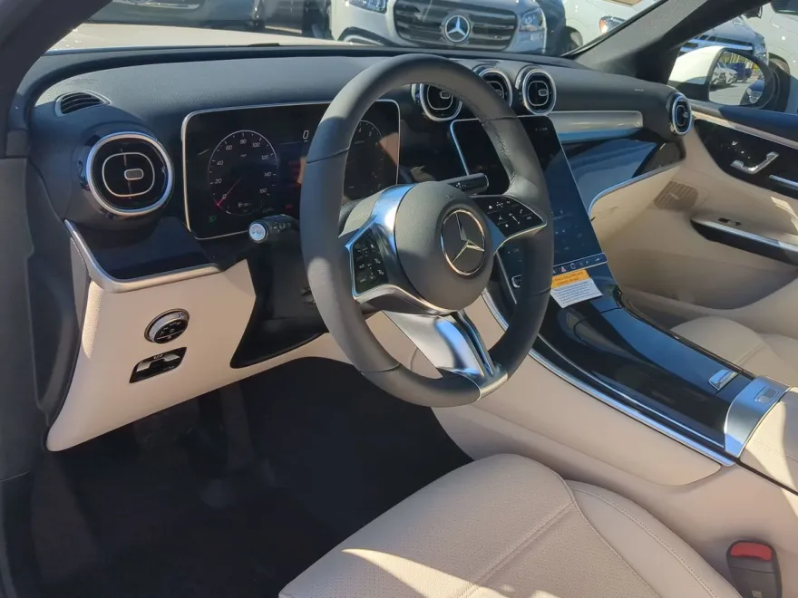 2026 Mercedes Benz GLC 300 4MATIC photo 1