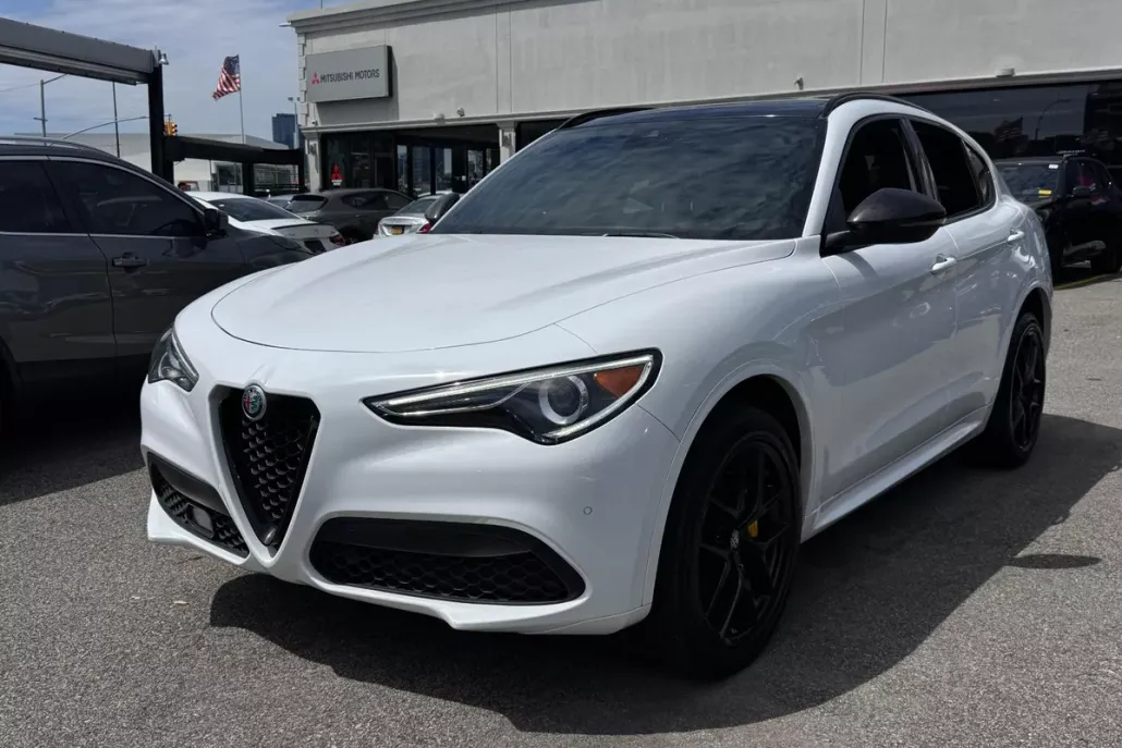 2021 Alfa Romeo Stelvio Ti Sport photo 1