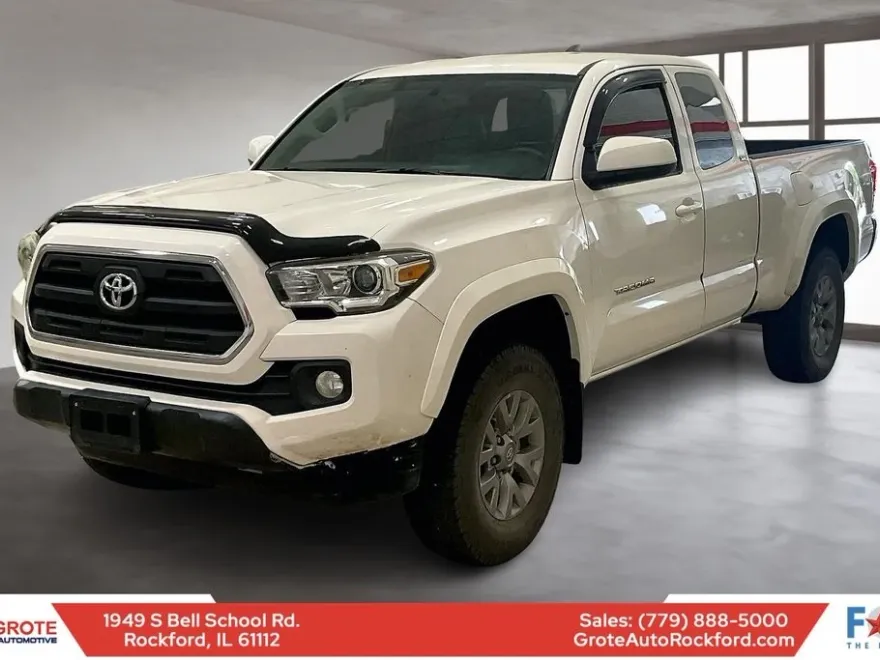 2017 Toyota Tacoma SR photo 1