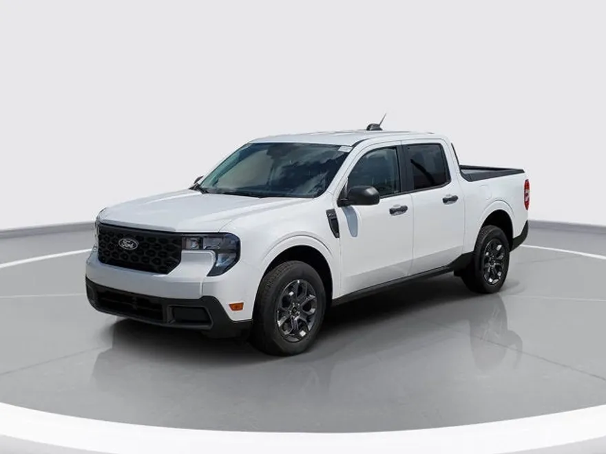 2025 Ford Maverick XLT photo 1