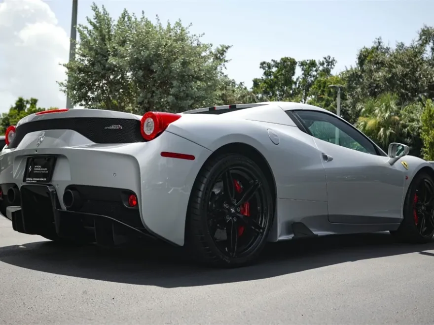 2015 Ferrari 458 Spider Base photo 10