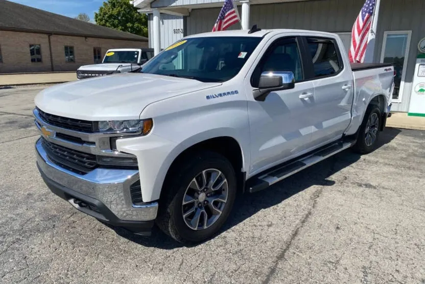 2019 Chevrolet Silverado 1500 LT photo 1