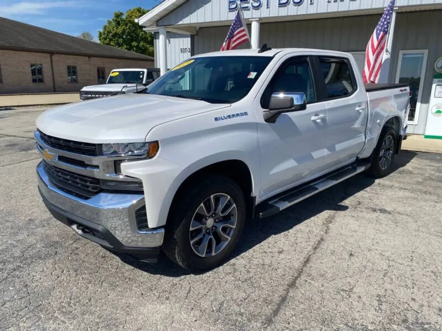 2019 Chevrolet Silverado 1500 LT photo 1