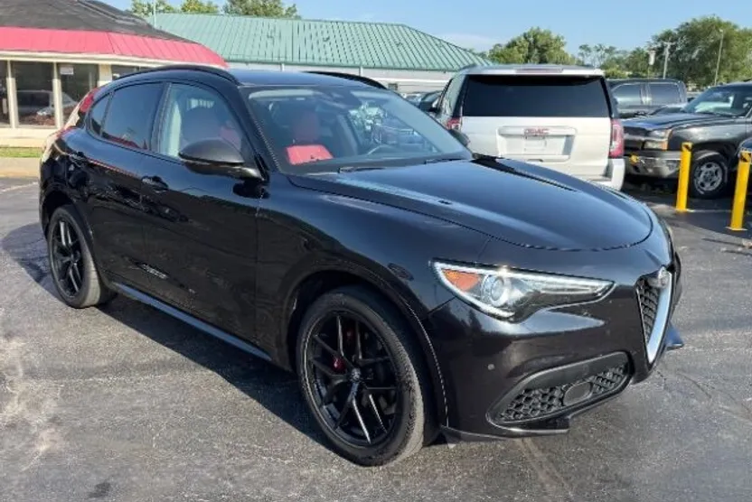 2021 Alfa Romeo Stelvio Ti photo 1