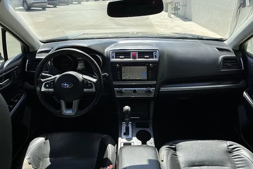 2015 Subaru Legacy 2.5i Limited photo 1