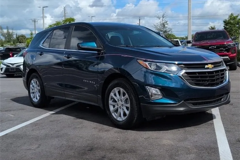2021 Chevrolet Equinox LT photo 1