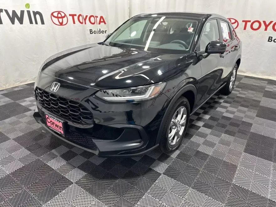 2025 Honda HR-V LX photo 1