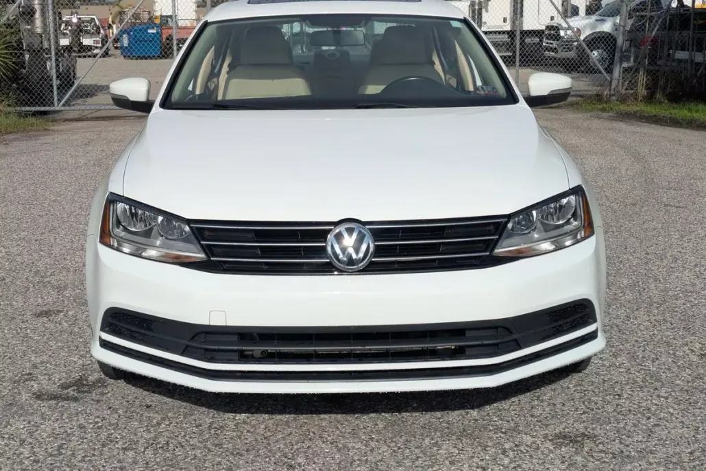 2017 Volkswagen Jetta 1.4T SE photo 1
