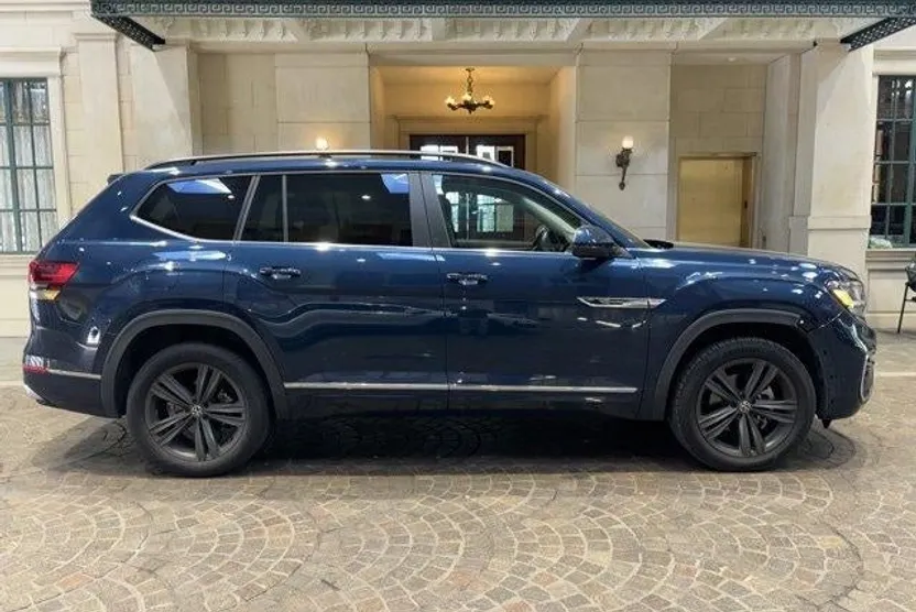 2021 Volkswagen Atlas V6 SE Technology R-Line photo 1