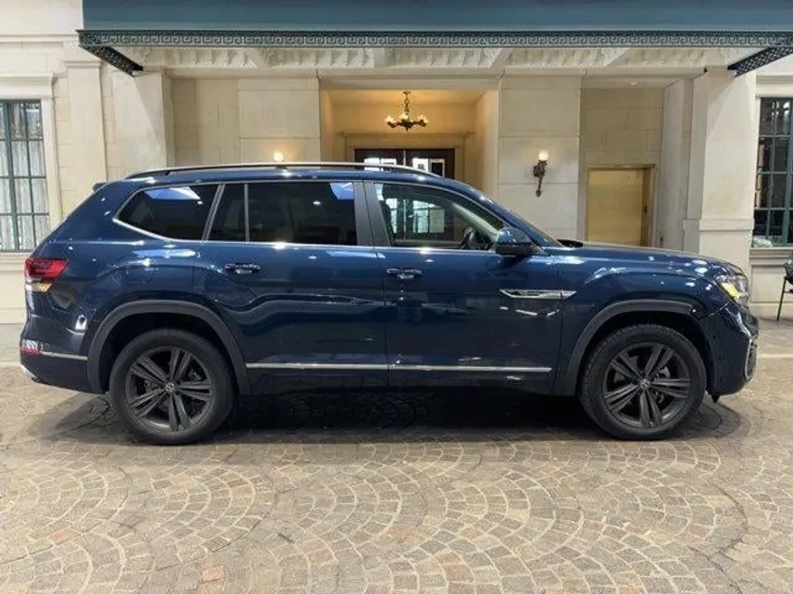 2021 Volkswagen Atlas V6 SE Technology R-Line photo 1