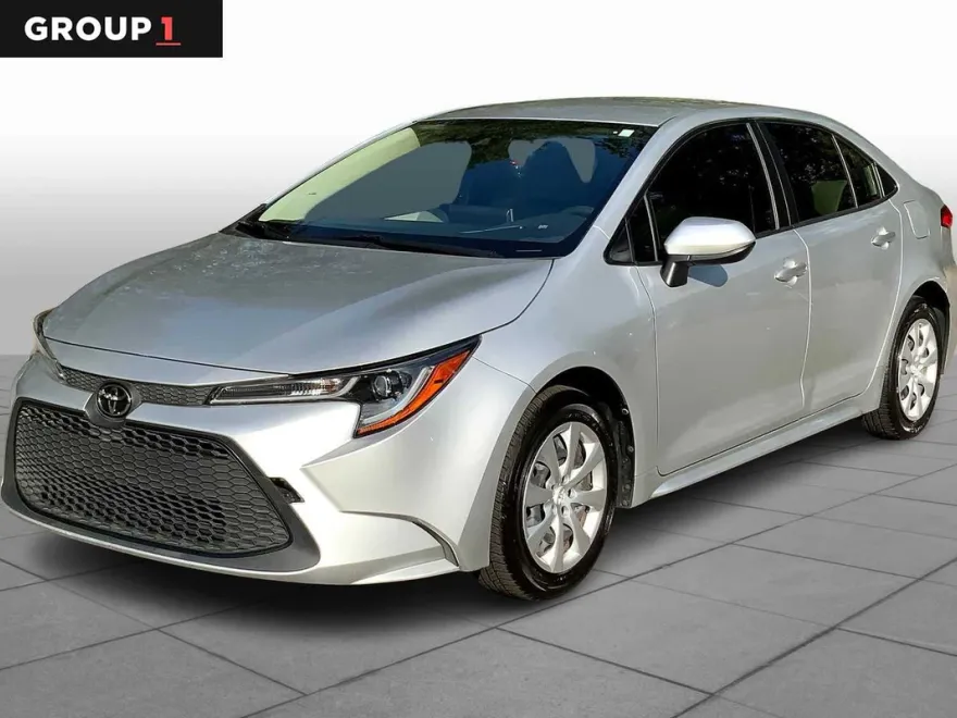 2020 Toyota Corolla LE photo 1