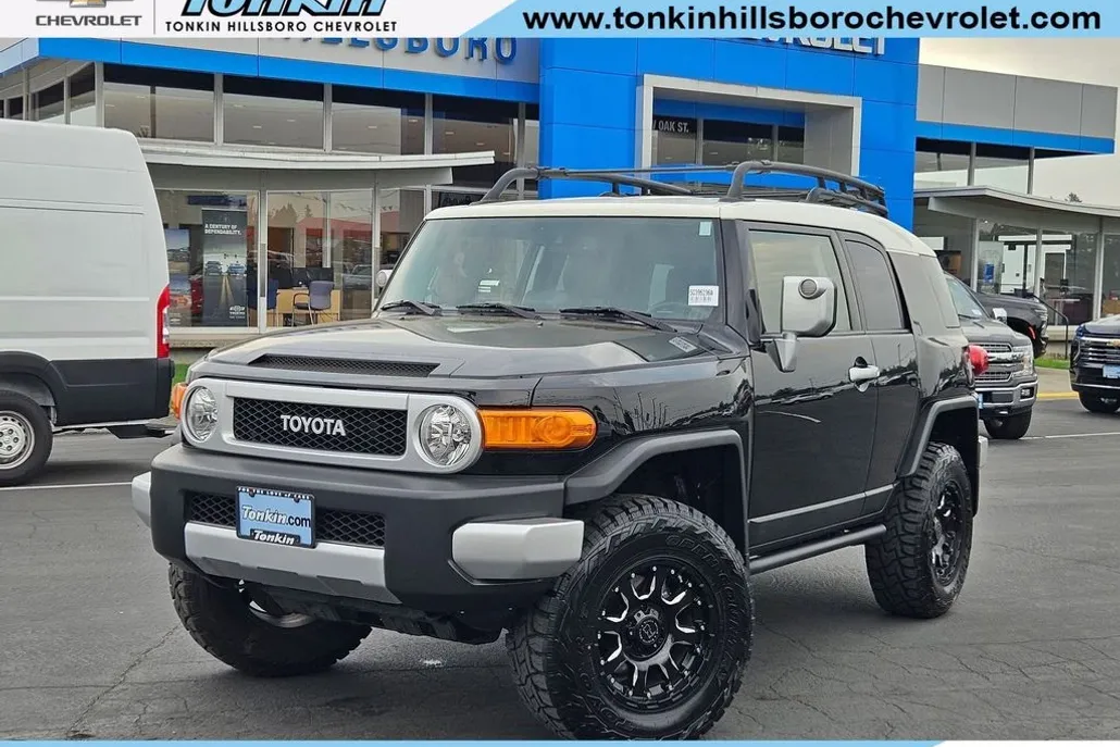 2014 Toyota FJ Cruiser Base photo 1