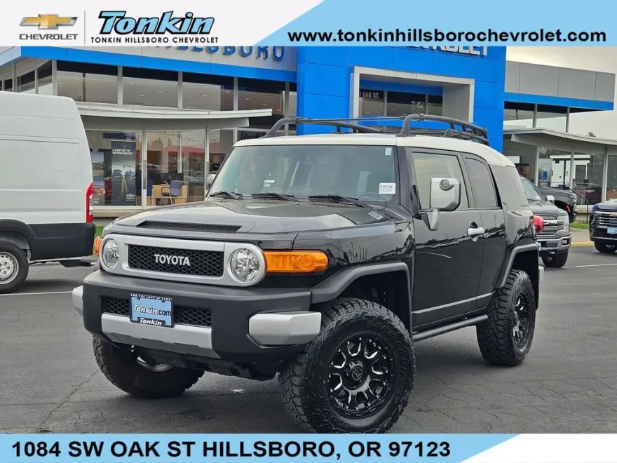 2014 Toyota FJ Cruiser Base photo 1