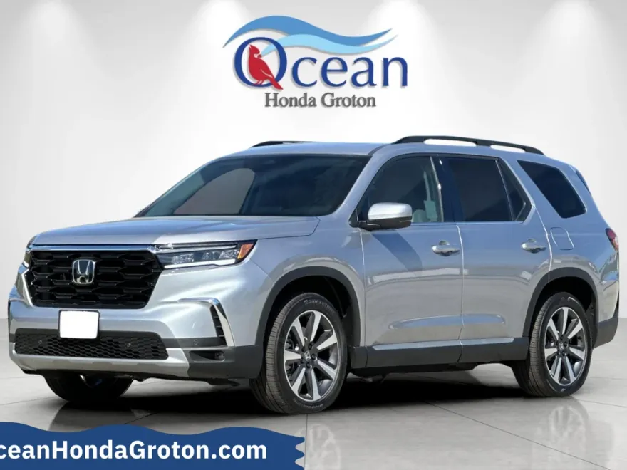 2025 Honda Pilot Touring photo 1