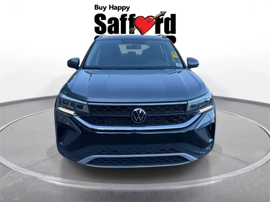 2022 Volkswagen Taos SE photo 1