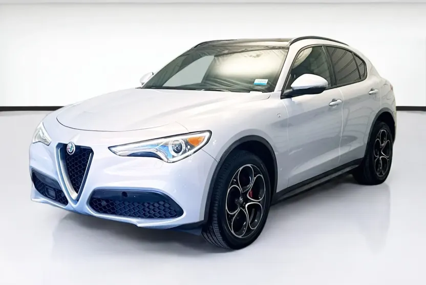 2022 Alfa Romeo Stelvio Ti photo 1