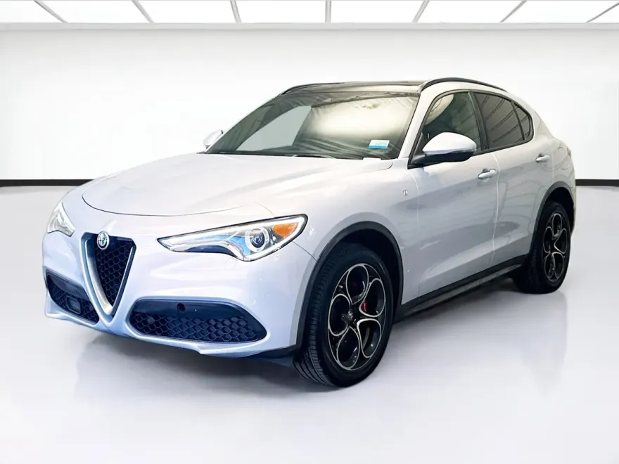 2022 Alfa Romeo Stelvio Ti photo 1