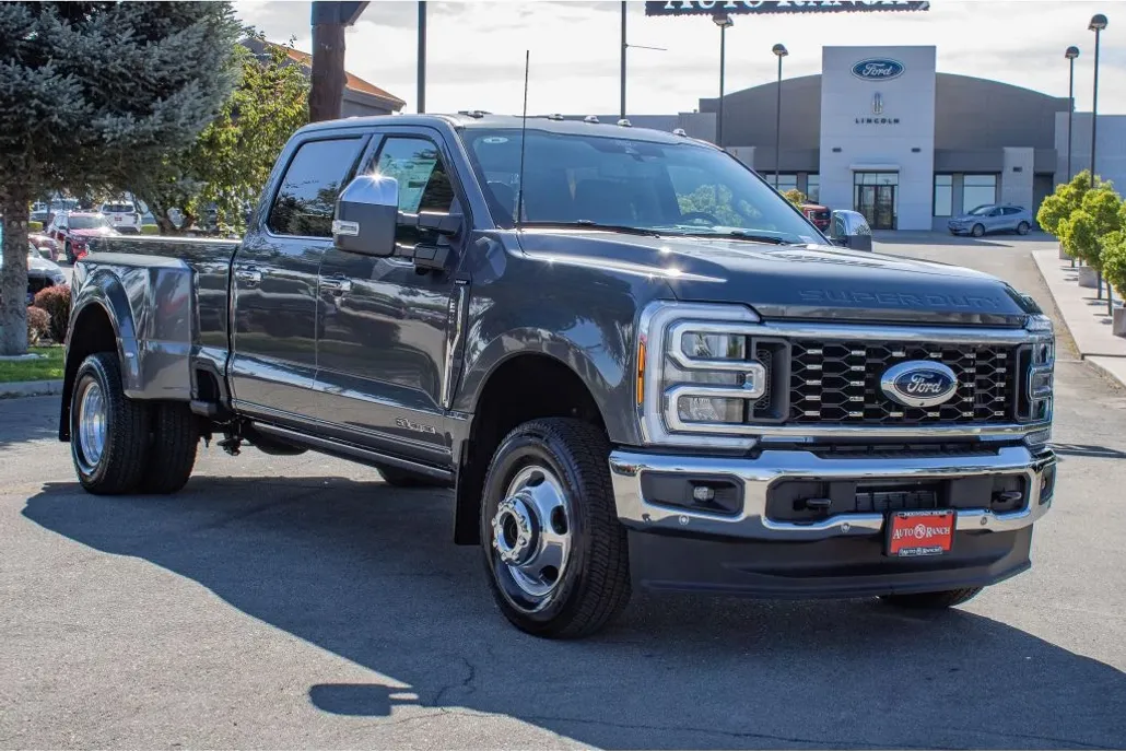 2025 Ford F-350 photo 1