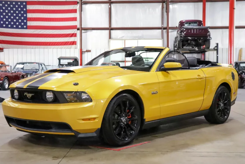 2012 Ford Mustang GT photo 1