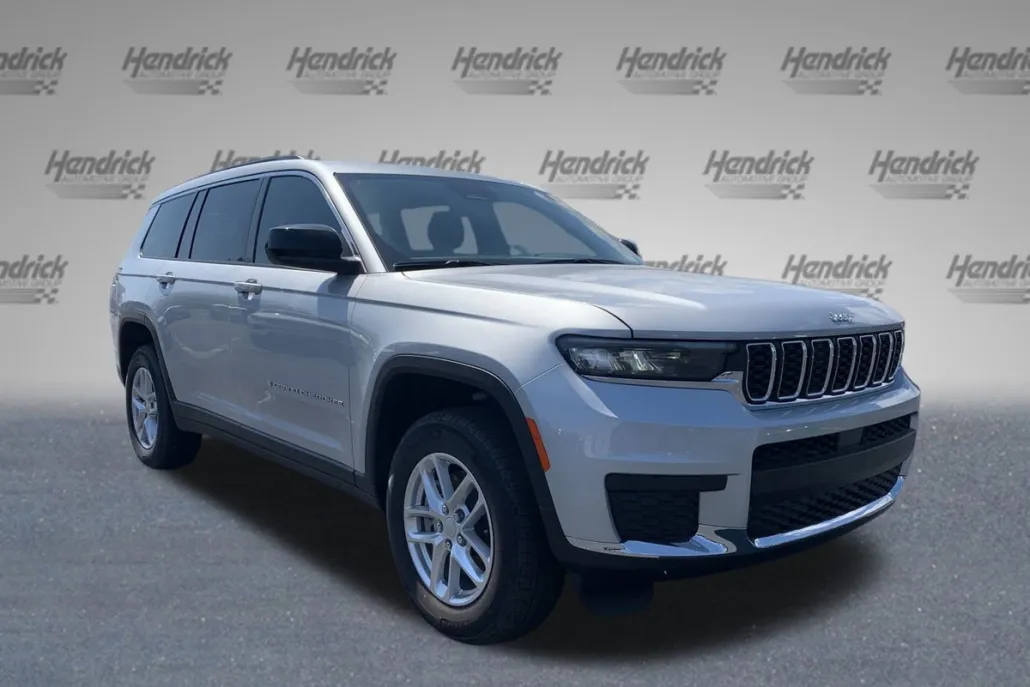 2025 Jeep Grand Cherokee Laredo Altitude photo 1