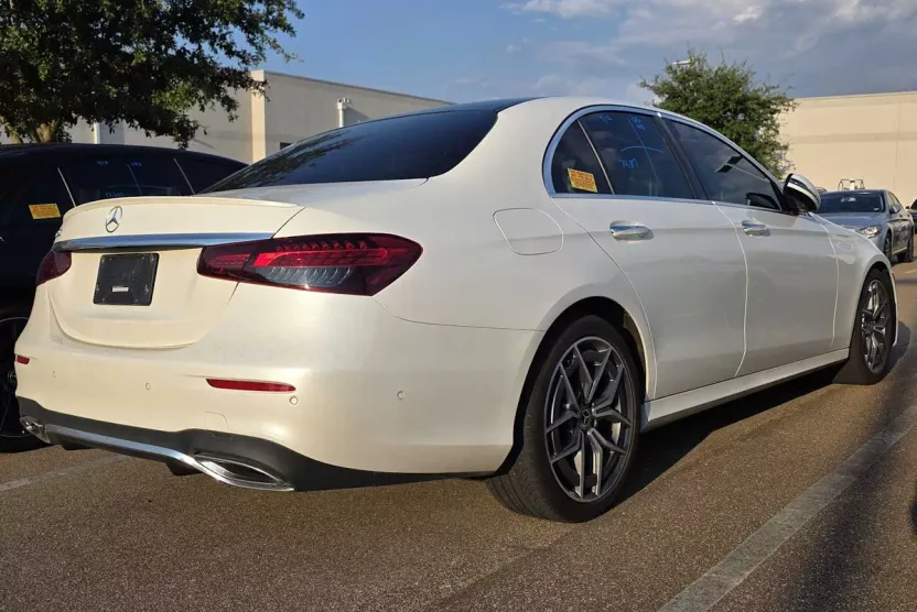 2021 Mercedes Benz E 350 photo 1