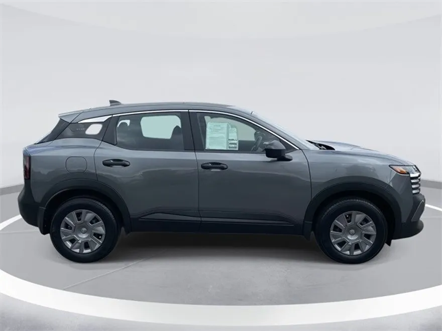 2025 Nissan Kicks S photo 1