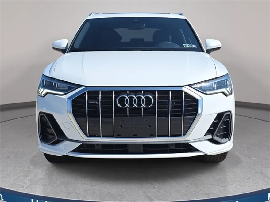 2025 Audi Q3 S line Premium photo 1