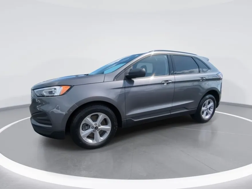 2024 Ford Edge SE photo 1