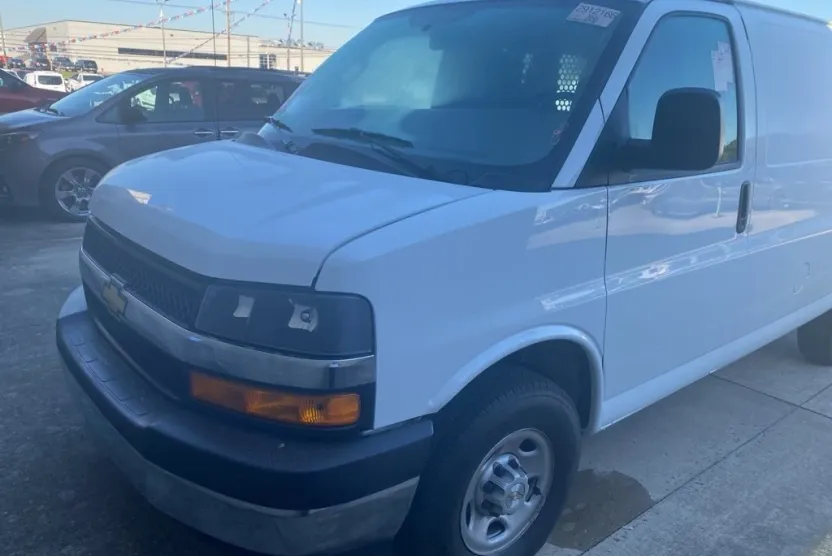 2023 Chevrolet Express 2500 Van Cargo photo 1