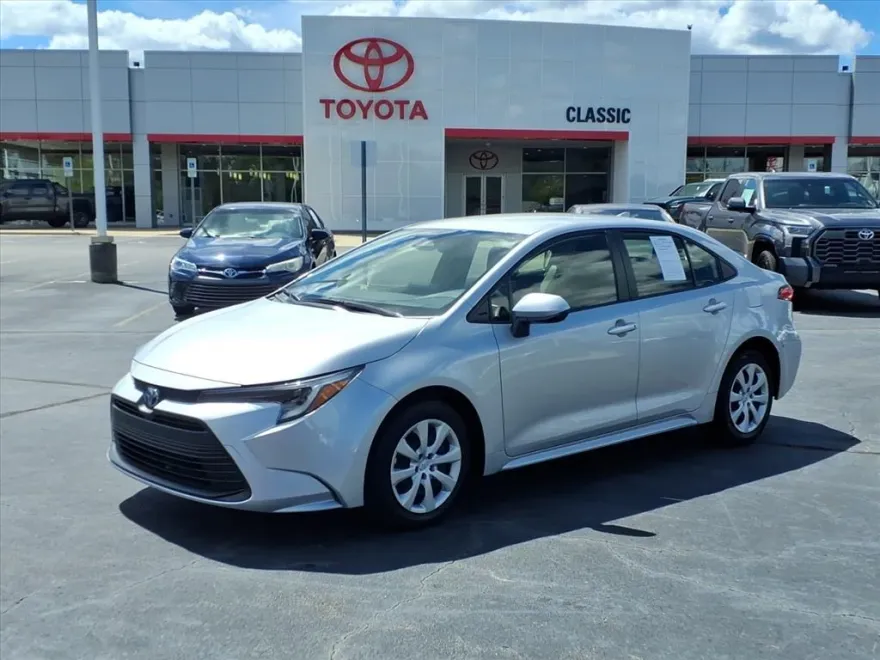 2025 Toyota Corolla Hybrid LE photo 1
