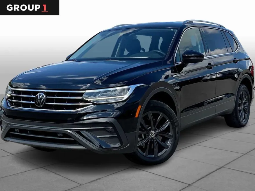 2024 Volkswagen Tiguan SE Wolfsburg Edition photo 1