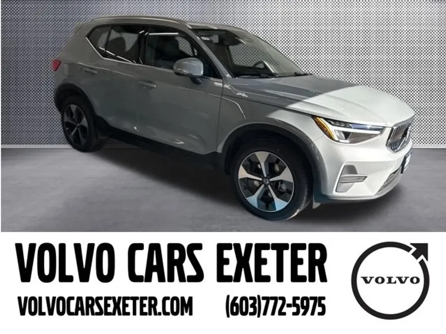 2025 Volvo XC40 Core photo 1