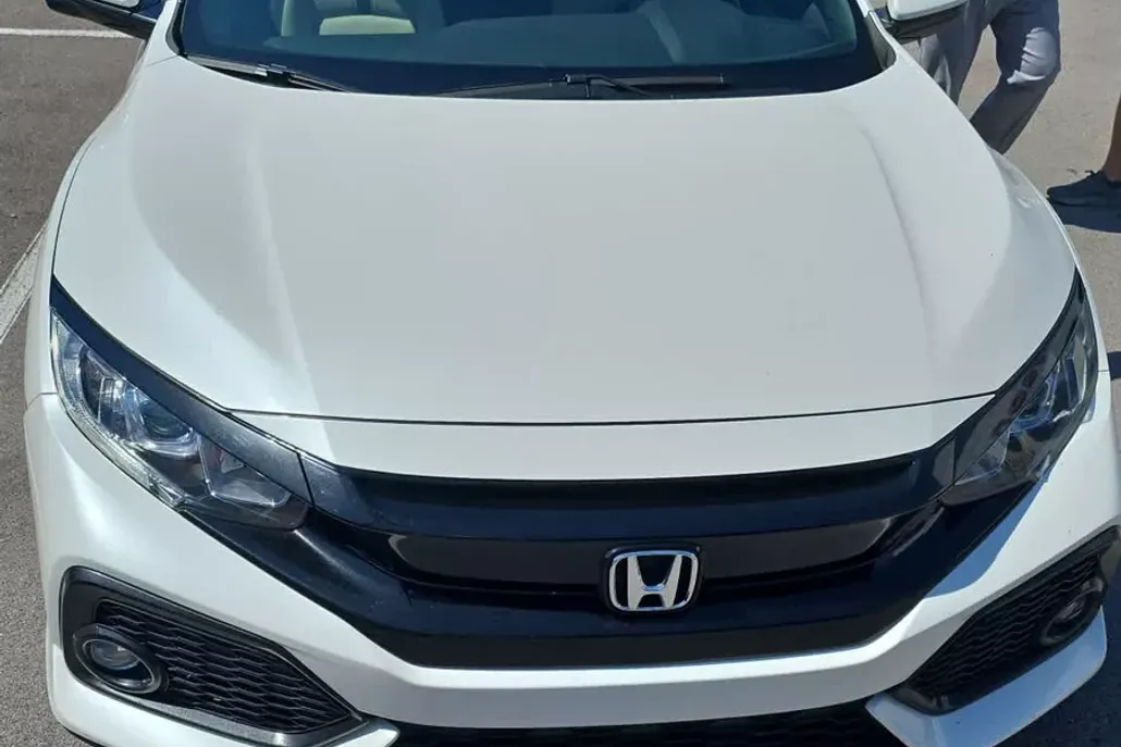 2018 Honda Civic EX Hatchback photo 1