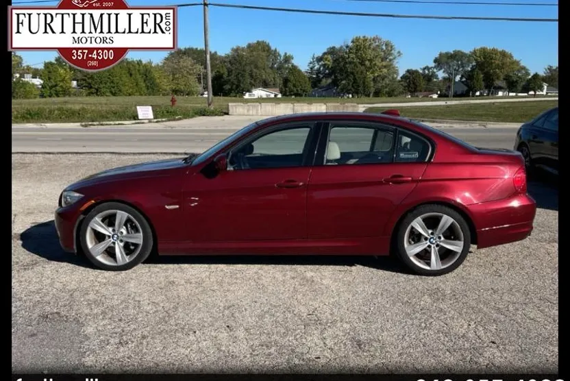 2011 Bmw 335i 3-Series photo 1