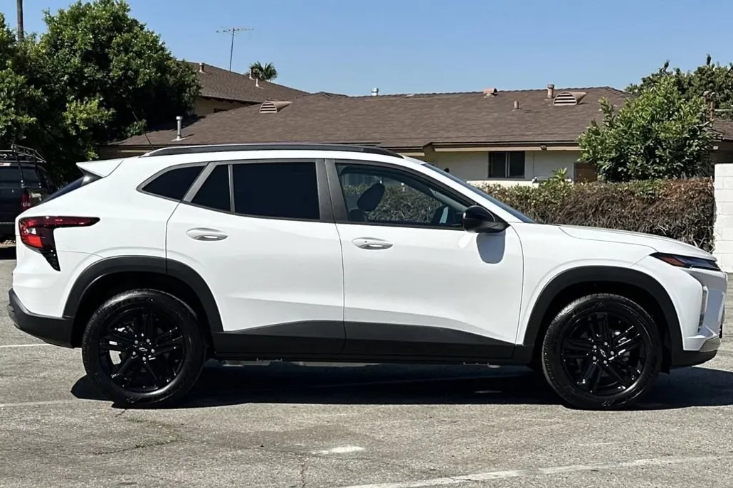 2025 Chevrolet Trax ACTIV photo 1