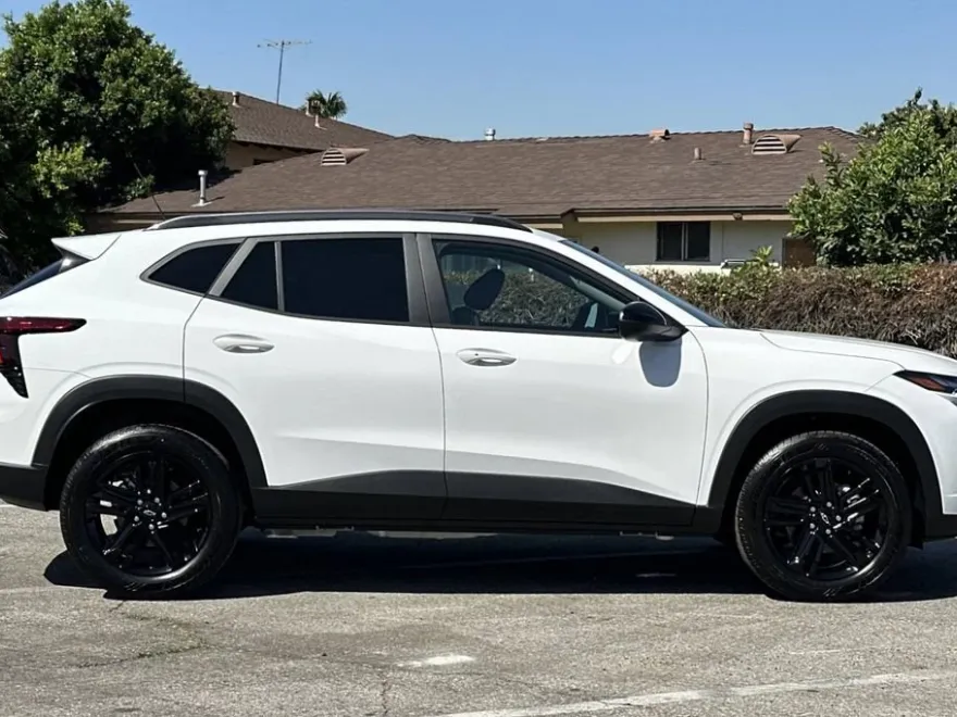 2025 Chevrolet Trax ACTIV photo 1