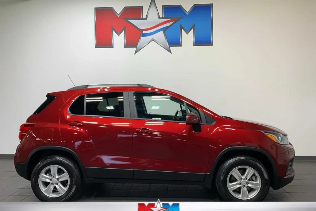 2022 Chevrolet Trax LT photo 1