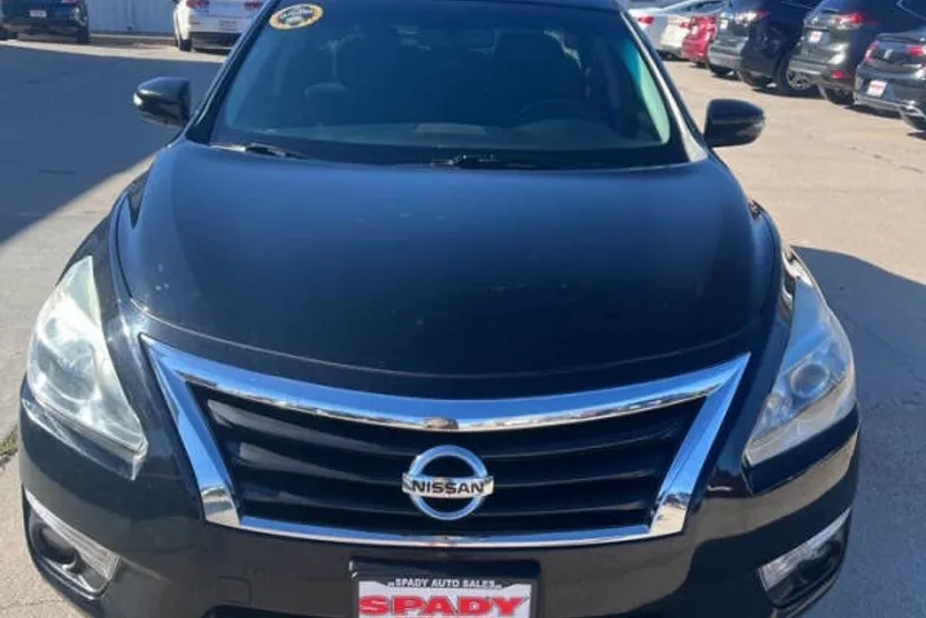 2014 Nissan Altima 2.5 SV photo 1