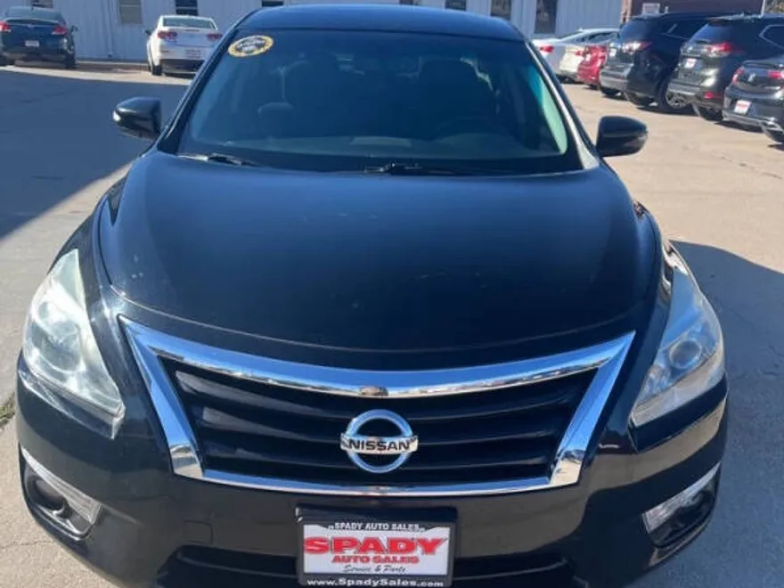 2014 Nissan Altima 2.5 SV photo 1