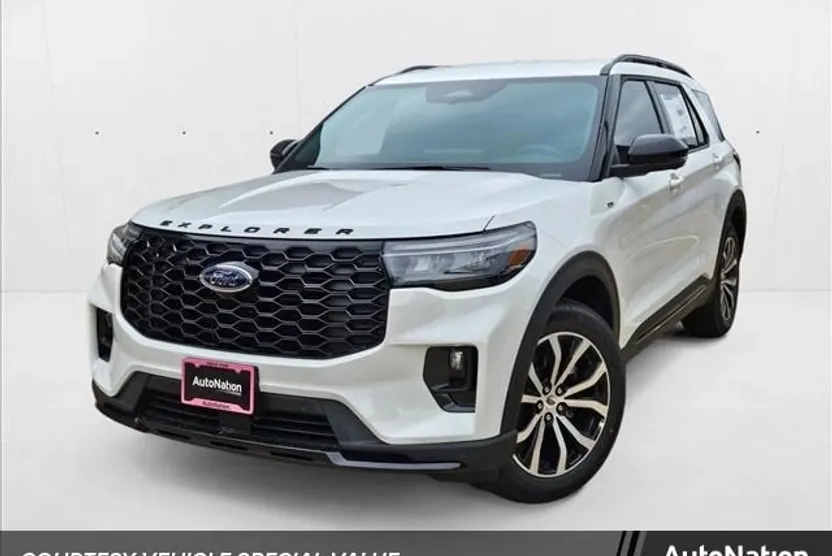 2025 Ford Explorer ST-Line photo 1
