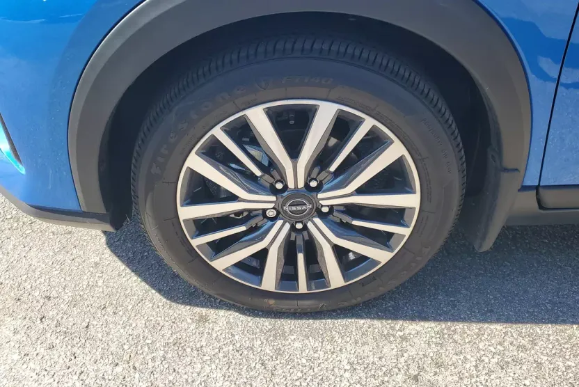 2024 Nissan Kicks SV photo 1