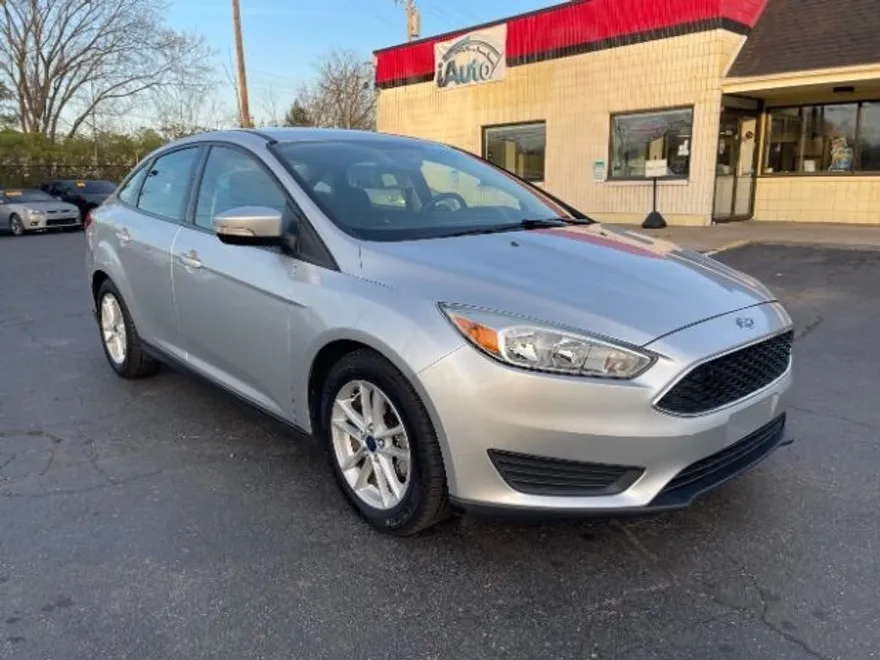 2017 Ford Focus Sedan photo 1