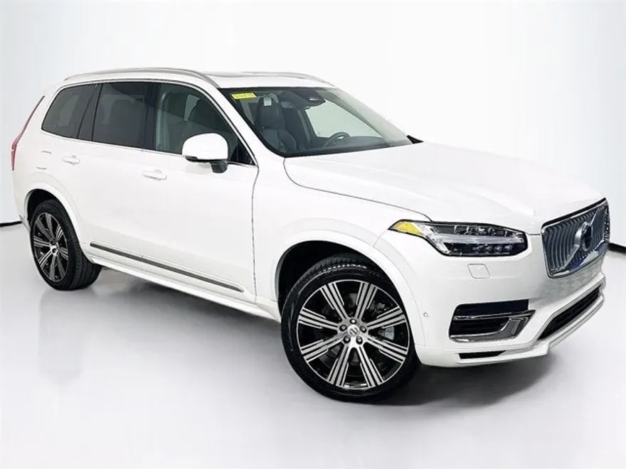 2025 Volvo XC90 T8 Plus photo 1